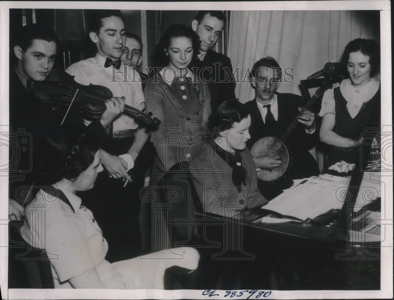 Load image into Gallery viewer, 1937 Press Photo 4 largest hotels during a meeting
