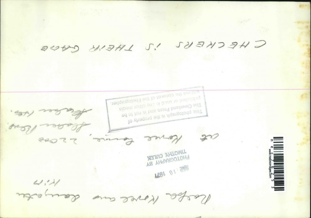 1971 Press Photo Rolfa Rovel and daughter Kim at Rovel's home playing checkers