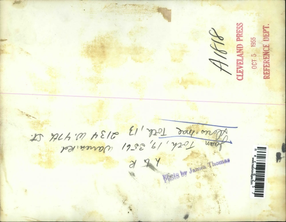 1955 Press Photo Joan Toth and Doris Mae Toth painting a doll house