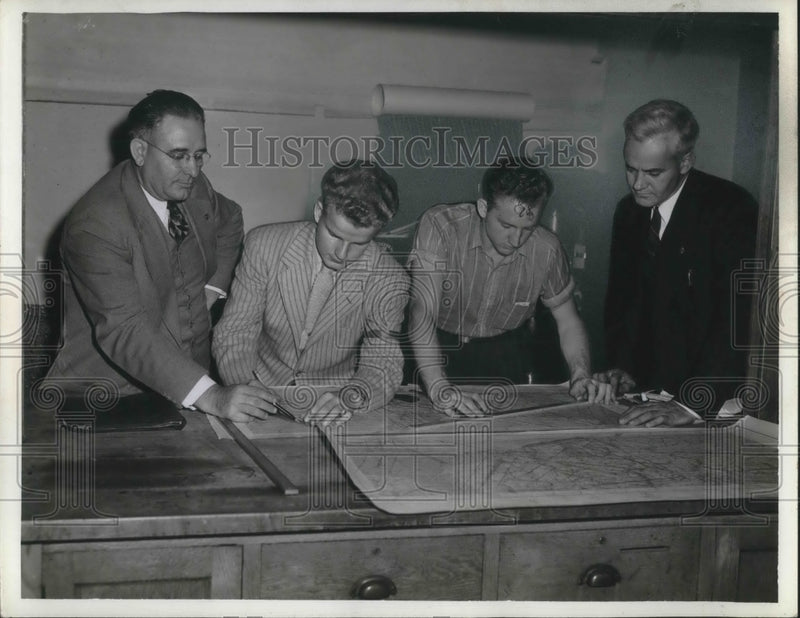 Load image into Gallery viewer, 1942 Press Photo Pre Flight Training West High School
