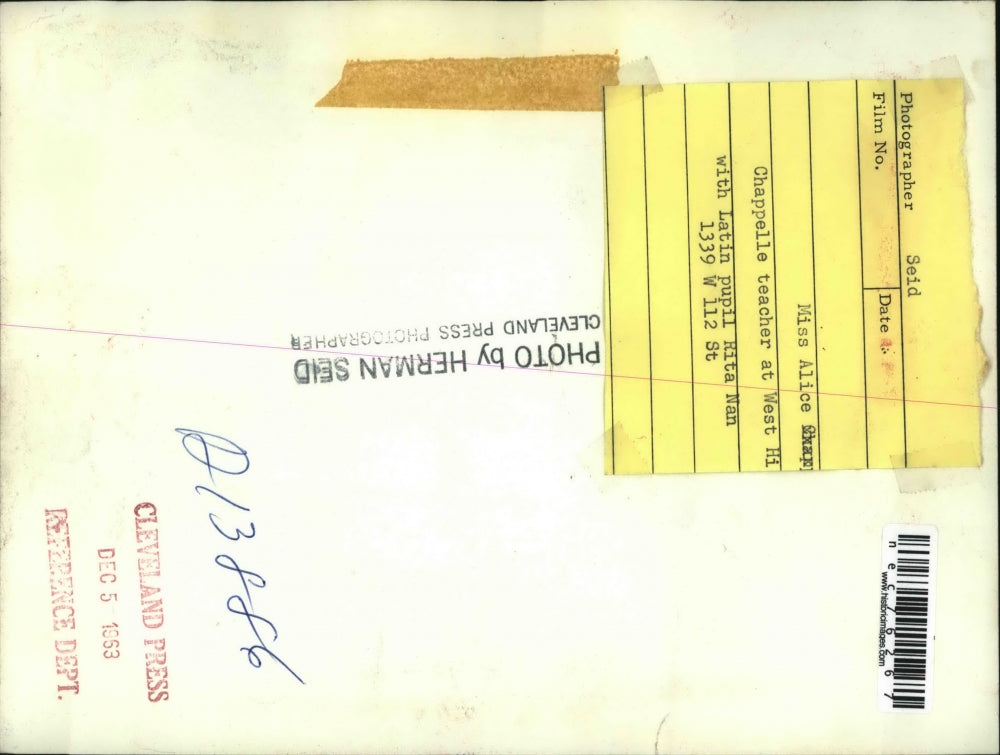 1963 Press Photo Teacher Alice Chappelle at West Hi with Latin pupil RIta Nan