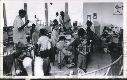 1969 Press Photo People at the Norwood Family Health center