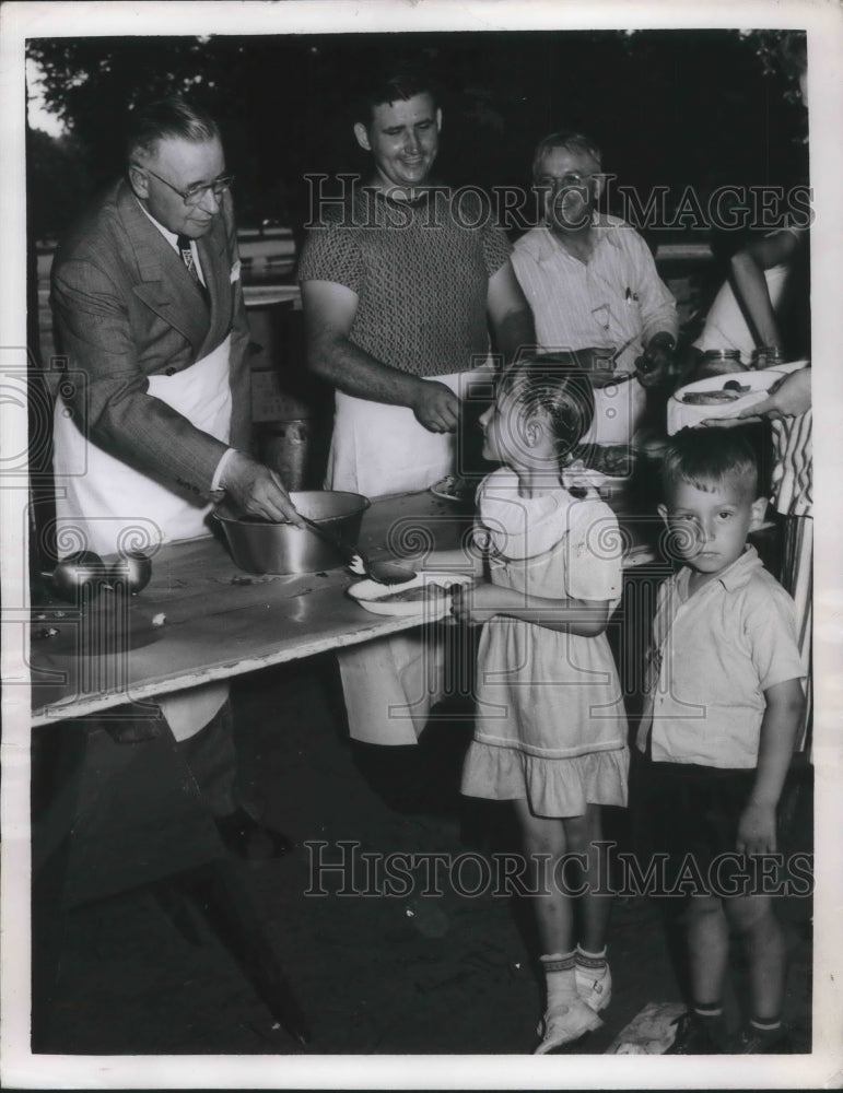 1949 Press Photo Arthur E. Stoddard Company Picnic Union Pacific Railroad