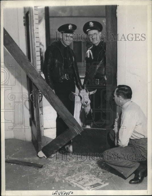 1938 Press Photo La, Calif JT Ashton, CG Bills & store owner RS Cullen