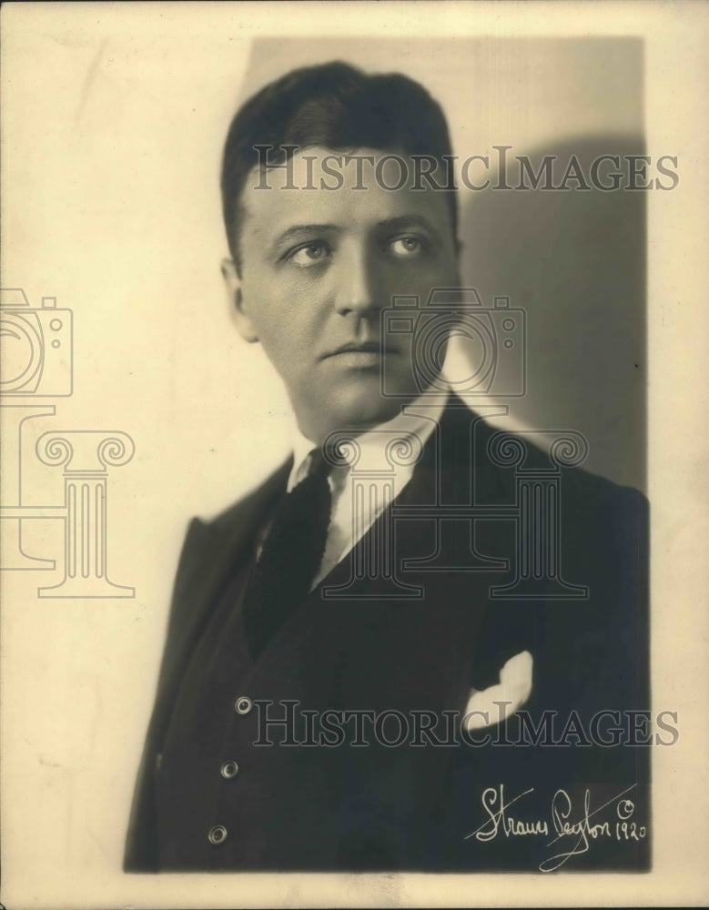 1920 Press Photo Paul Gorden Artists Life