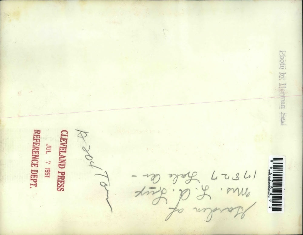 1951 Press Photo Garden of Mrs. L.A. Lux 17827 Lake