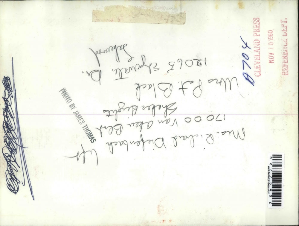 1960 Press Photo Mrs Richard Diefenbach, Mrs Pat Black at a Cleveland shop