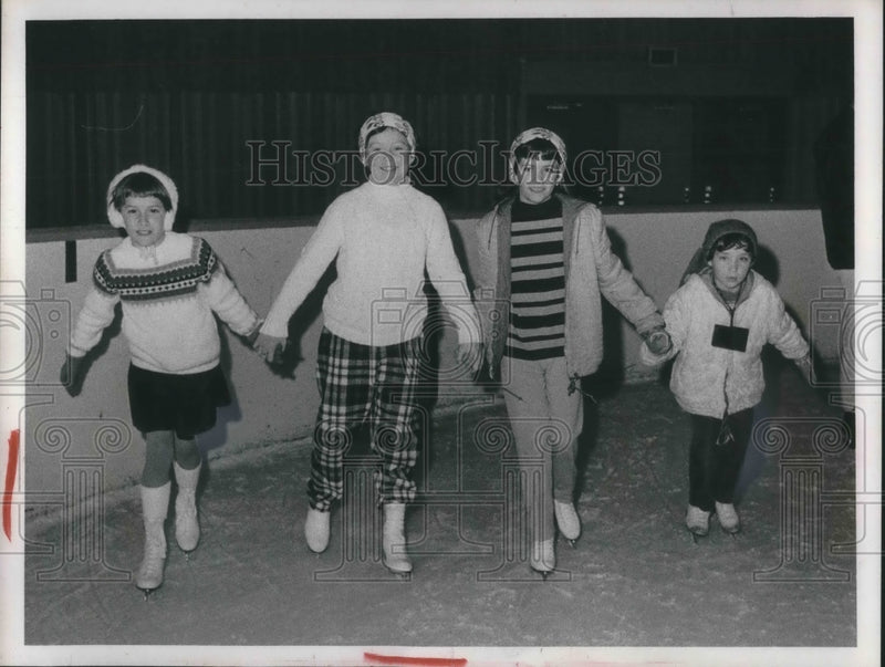 Load image into Gallery viewer, Press Photo Kids K Keeler, D Cowper,S Crino,B Deveney ice skating
