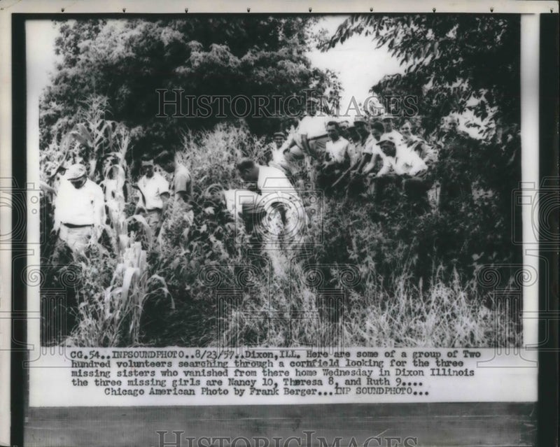 Load image into Gallery viewer, 1957 Press Photo Dixon Ill volunteers search for missing girls Nancy, Theresa,
