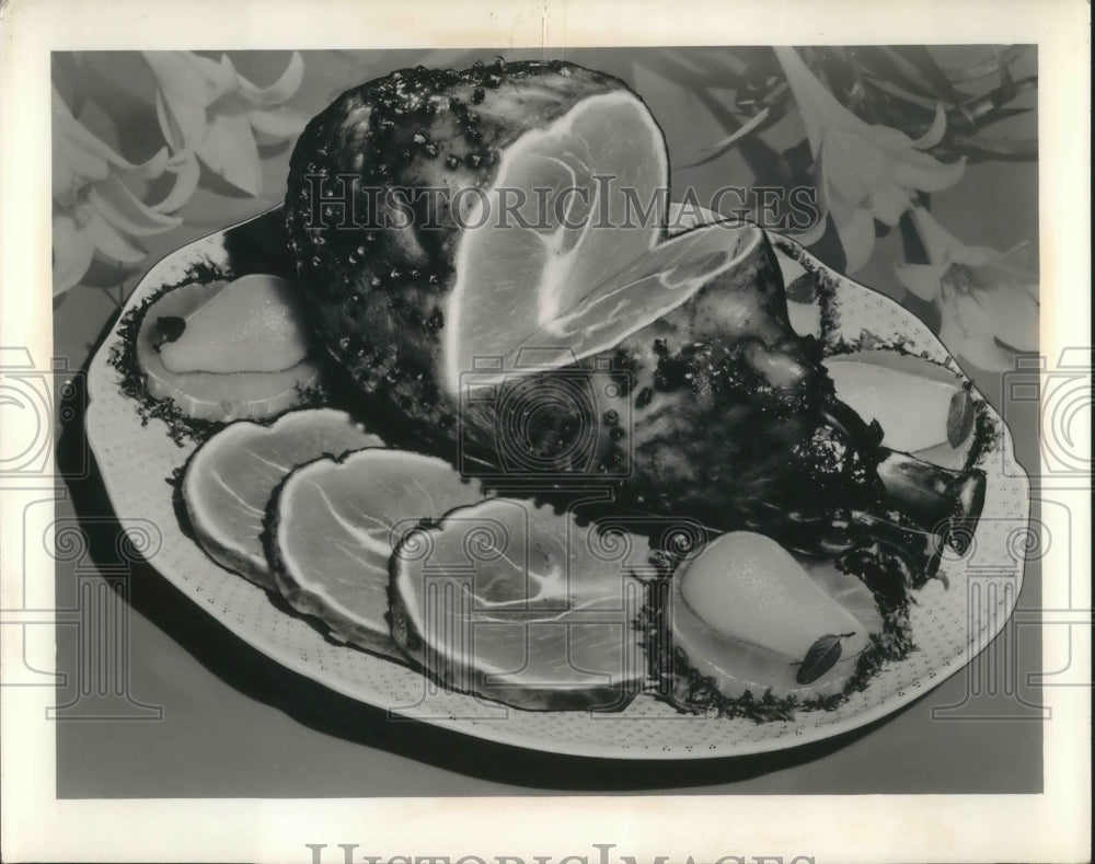 1948 Press Photo A cooked ham on a serving tray for a meal