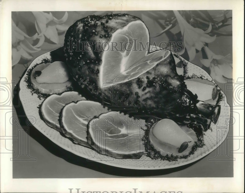 Load image into Gallery viewer, 1948 Press Photo A cooked ham on a serving tray for a meal
