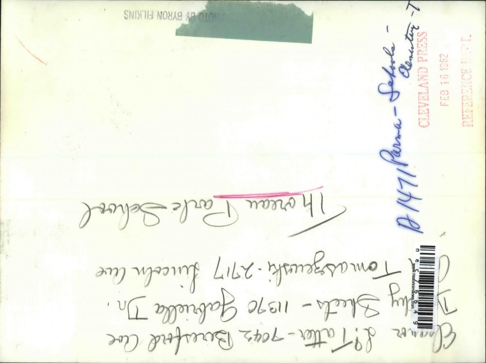 1962 Press Photo Eleanor Tatter, Dot Sheets, A Tomaszewski at Thoreau Park scho