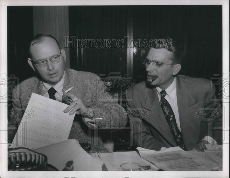 Load image into Gallery viewer, 1952 Press Photo Latham White &amp; Harry Solomom ousted CCC officials in DC
