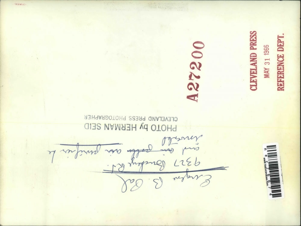 1966 Press Photo Eugene B. Pal with Air Purifier He Invented