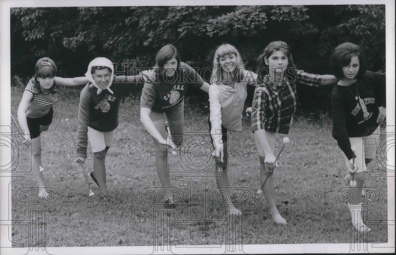 Load image into Gallery viewer, 1965 Press Photo Sue Southwich, Janice Brown, Marcia Gleason, Darleen Voll
