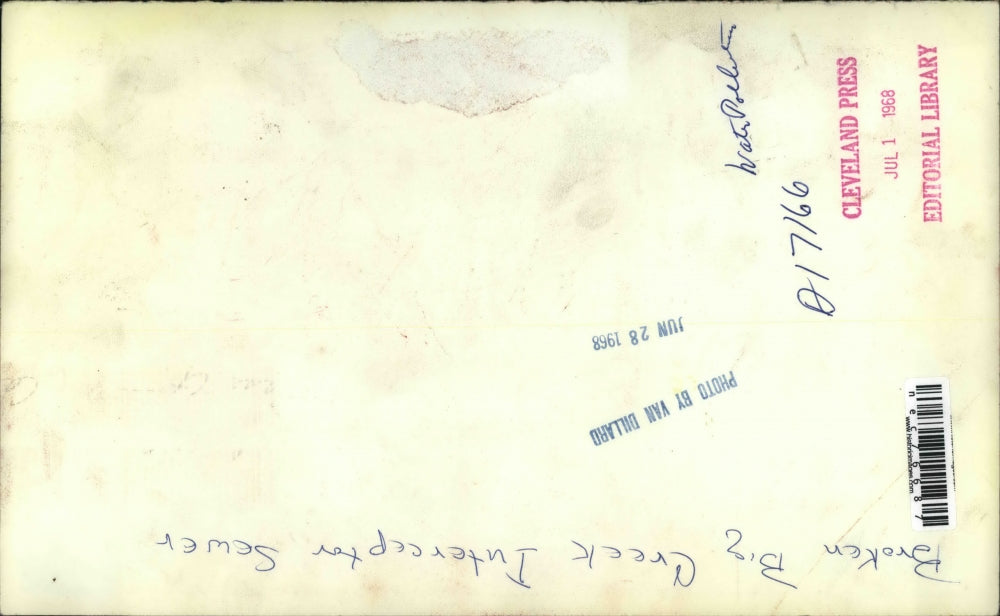 1968 Press Photo Broken Big Creek Interceptor Sewer - nec76687