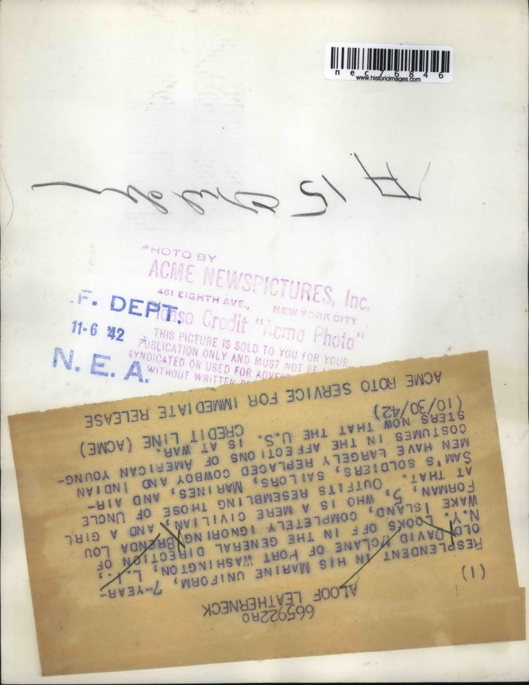 1942 Press Photo David McLane in Marine Uniform with Civilian Brenda Lou Forman