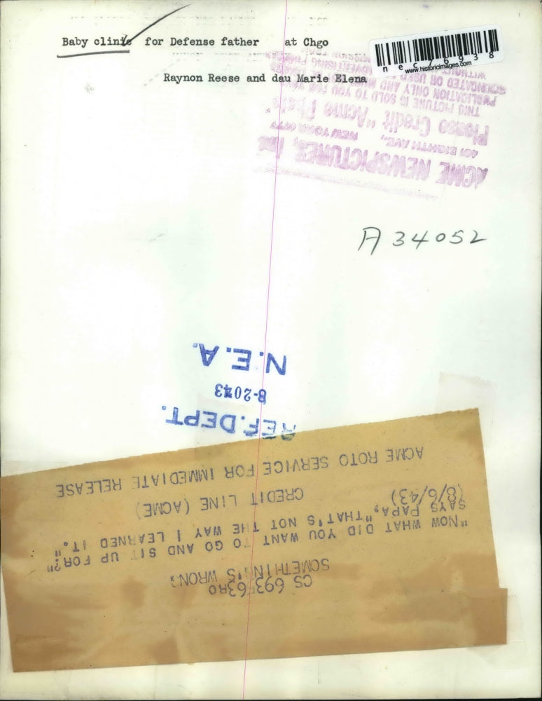 1943 Press Photo Raynon Reese and daughter Marie Elena