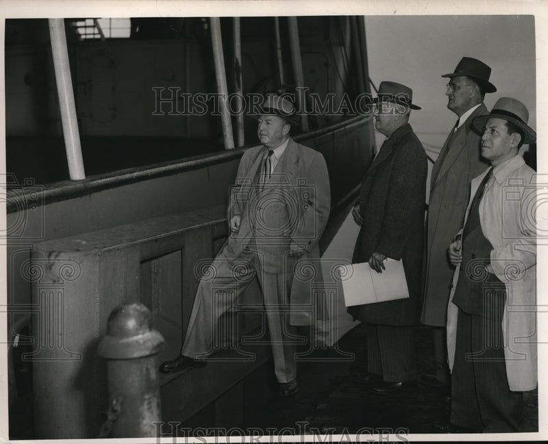 Load image into Gallery viewer, Press Photo Leslie R Monroe Frank Brennan Freeman H Smith AM Brann
