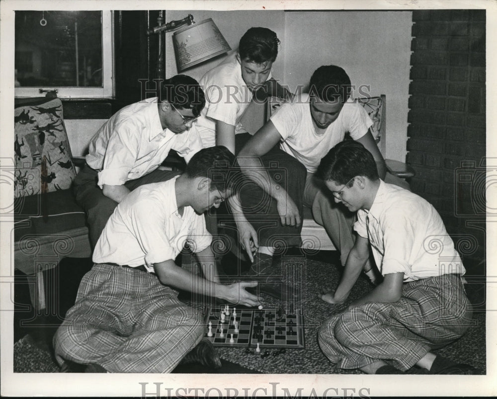 1946 Press Photo Hrold Miller Leonard Lueiseuberg Robert Broida Ralph Orkiu
