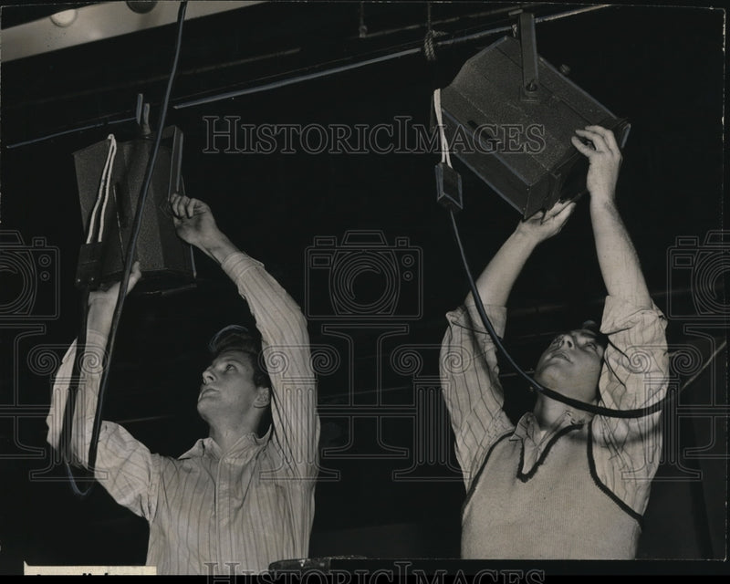 Load image into Gallery viewer, Press Photo Student Curtain Pullers Euclid Shore High Bruce Coons &amp; Norman Maso
