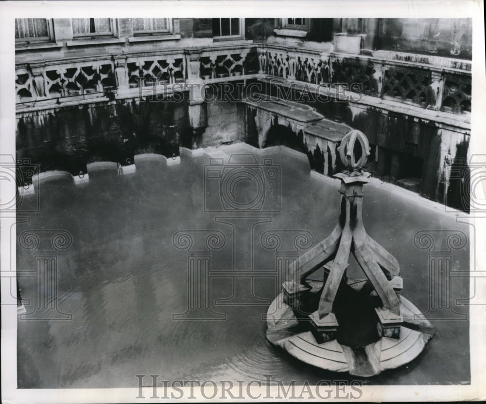 1949 Press Photo The King's bath, the only natural hot spring in Britain
