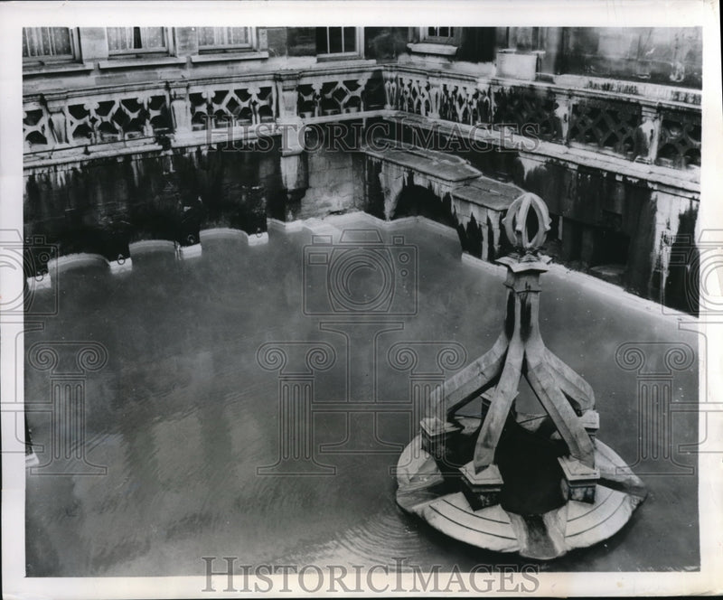 Load image into Gallery viewer, 1949 Press Photo The King's bath, the only natural hot spring in Britain
