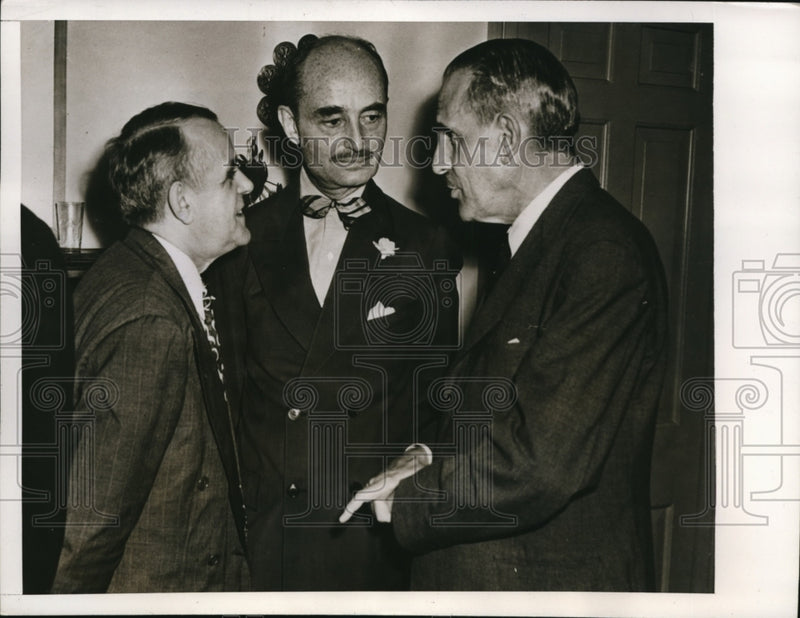 Load image into Gallery viewer, 1944 Press Photo Robert Watt &amp; Francis Biddle at Party Honoring Gau San Martin
