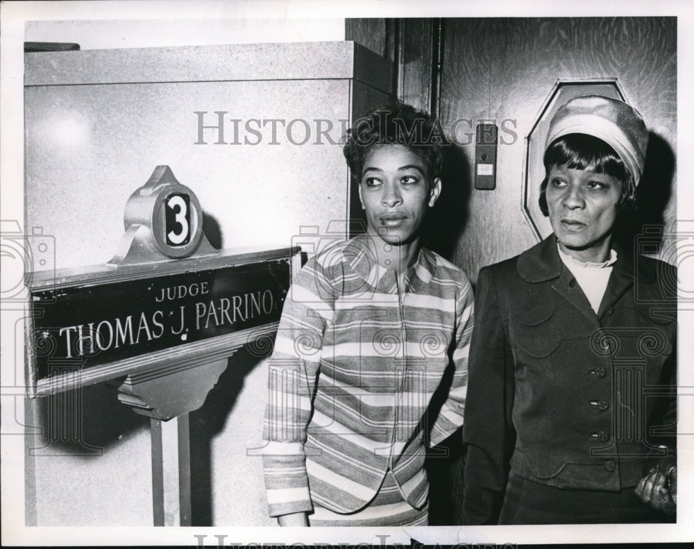 1967 Press Photo Mrs. Velma Jackson and Mrs. Belle Dillard