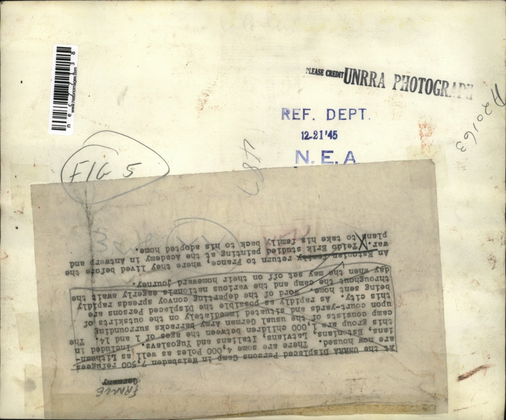 1945 Press Photo Estonian Family returned to France lived before the War.