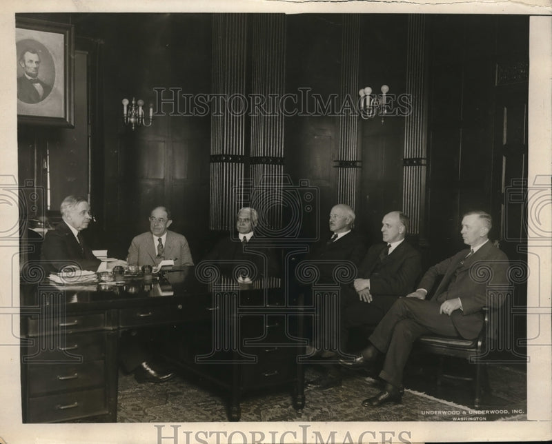 Load image into Gallery viewer, 1926 Press Photo Five special superintendents on St. Elizabeth's survey

