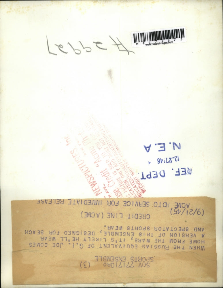 1945 Press Photo Russian Equivalent of GI Joe comes home from war