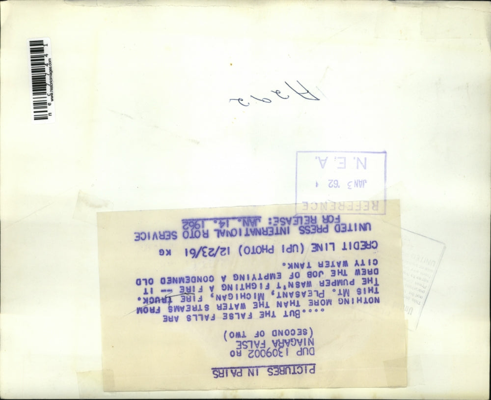 1962 Press Photo False Falls at Mt. Pleasent, Michigan, Fire Truck