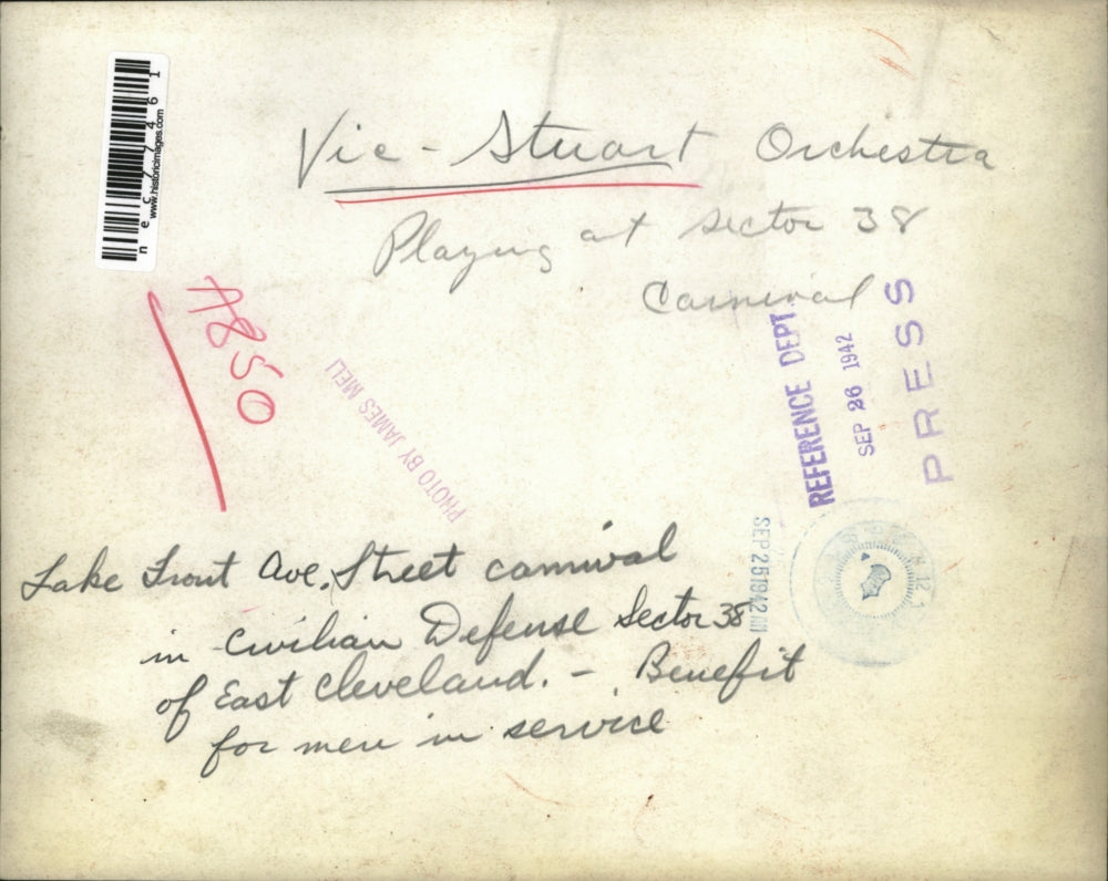 1942 Press Photo Vic Stuart Orchestra Performs At Sector 38 Carnival