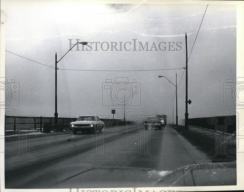 Load image into Gallery viewer, Press Photo Heading out on the highway
