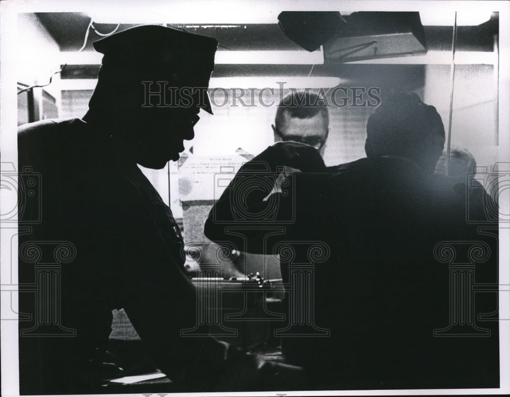 Press Photo 1968 Ptl. Darlice Ogletree frisks subject before booking him