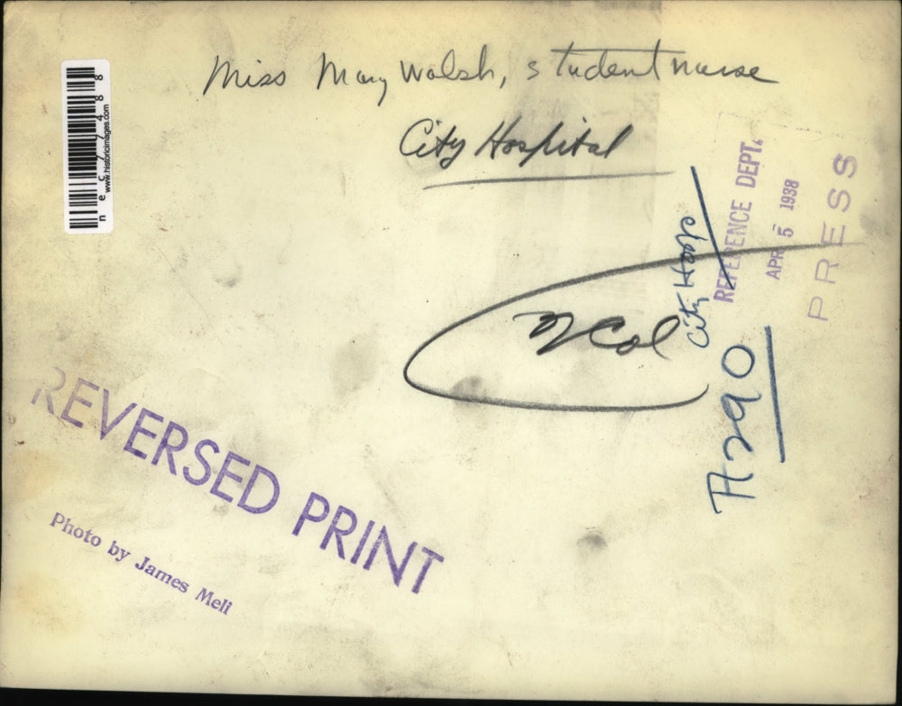 1938 Press Photo Ms. Mary Walsh Student Nurse in City Hospital.