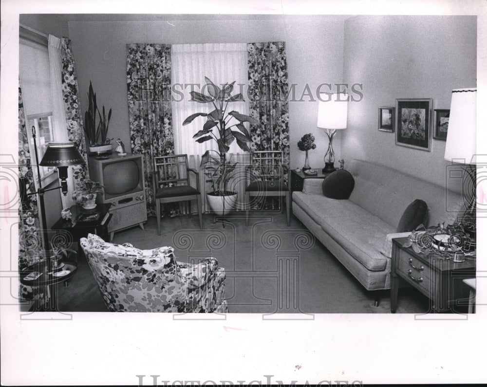1967 Press Photo Apartment of Mrs. Mathilda Mayfaith 280 Natel, Euclid