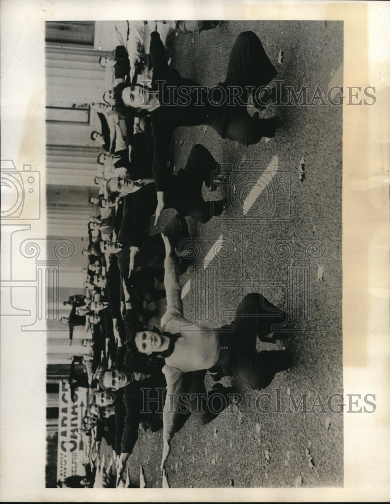 1939 Press Photo Staff of London First-aid Post do exercise