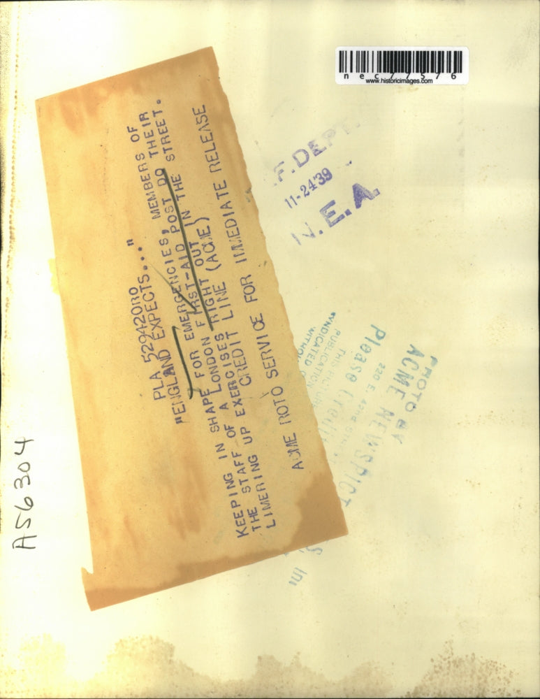 1939 Press Photo Staff of London First-aid Post do exercise