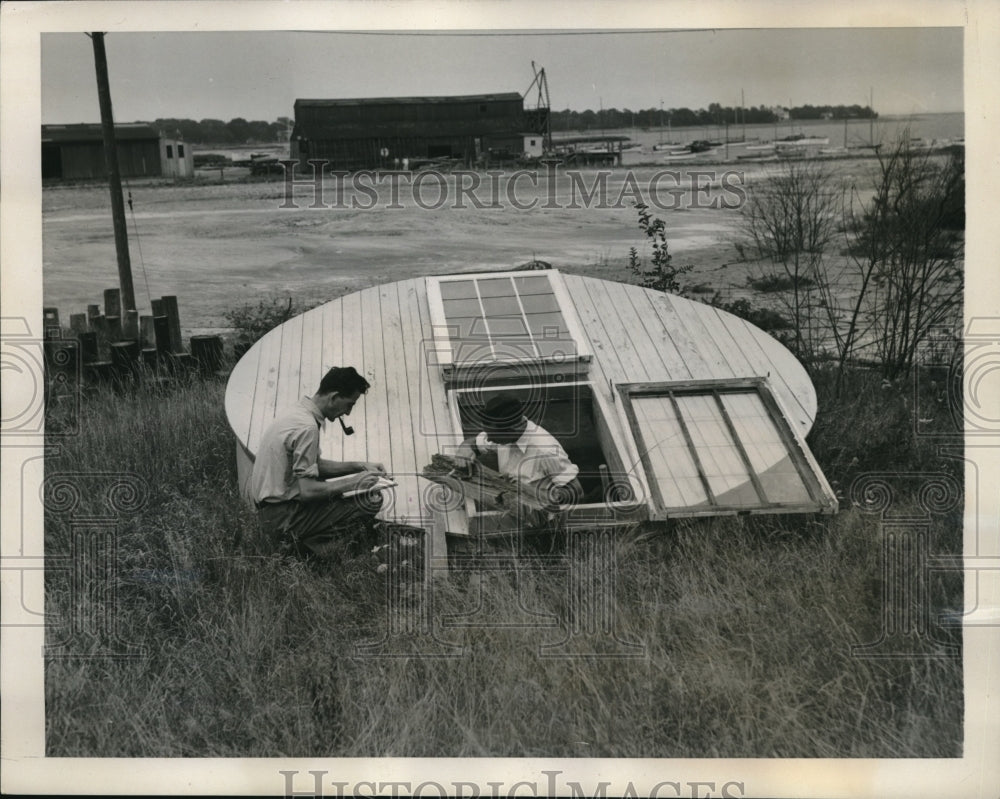 1940 Press Photo Al Richards & Dan Boxwell at special pit construction
