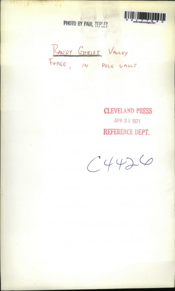 1971 Press Photo Randy Ghrist at Valley Forge track meet, pole vault