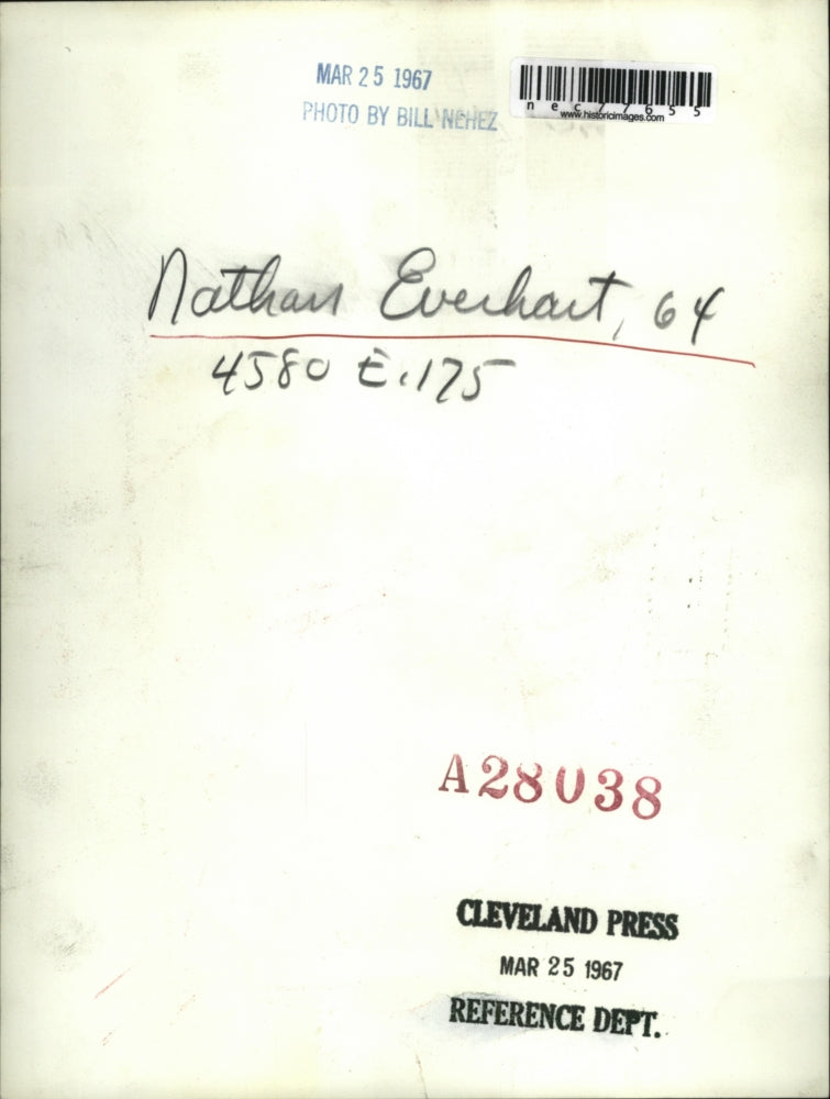 Load image into Gallery viewer, 1967 Press Photo Nathan Everhart, 64
