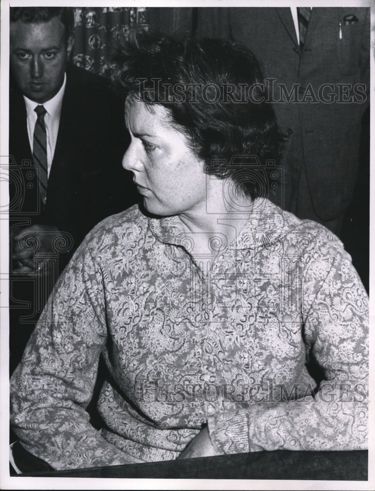 1965 Press Photo Mrs. Mariann Colby awaiting arraignment