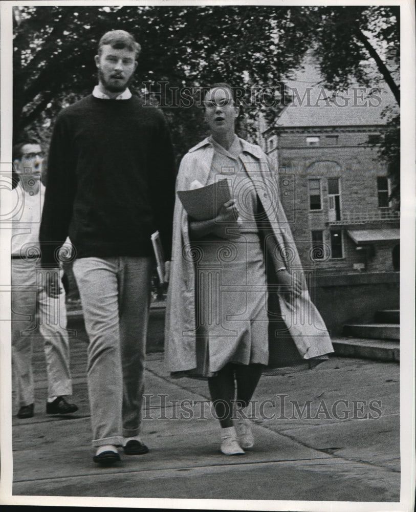 1961 Press Photo Oberlin College Students - nec77877