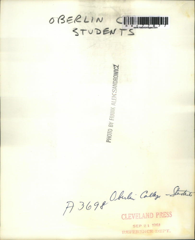 1961 Press Photo Oberlin College Students - nec77877