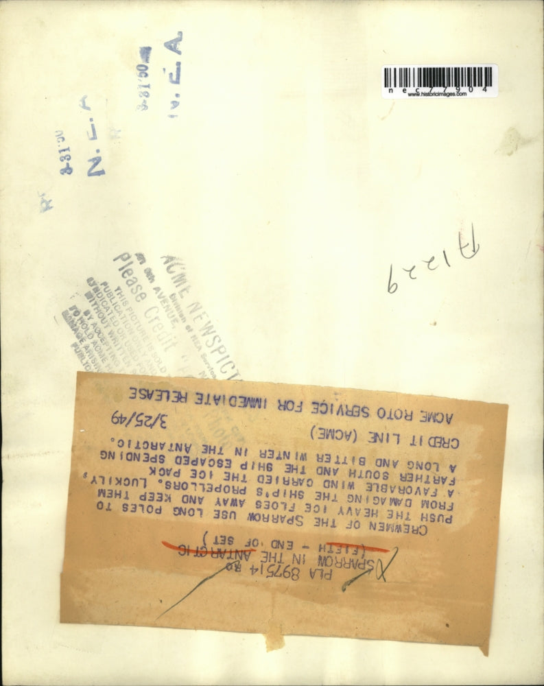 1949 Press Photo Crewman of the Sparrow push ice floes away - nec77904