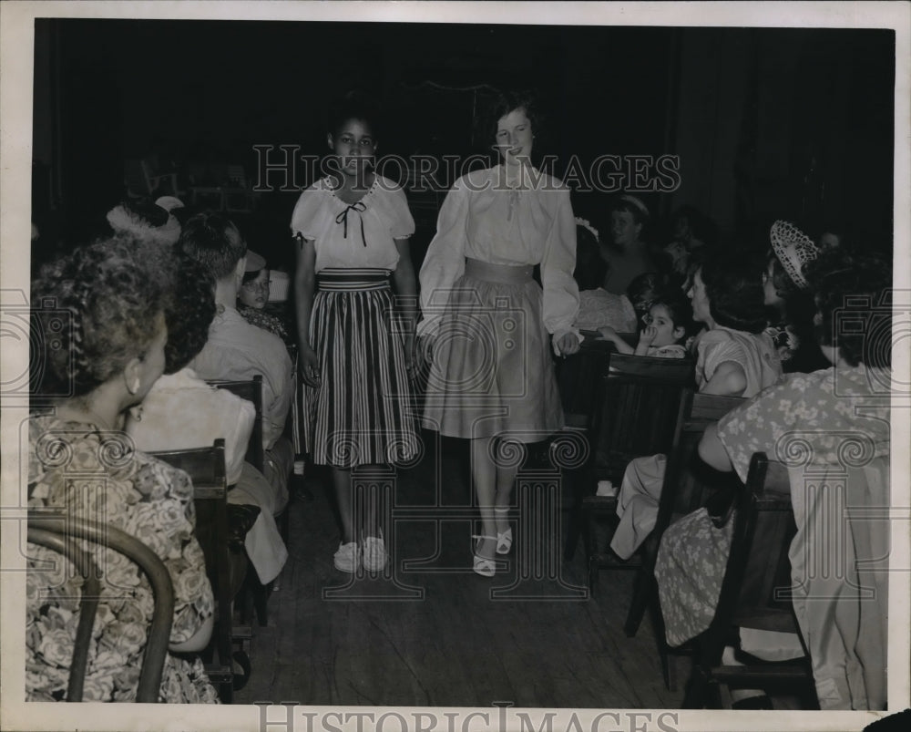 1947 Press Photo Students at Sunbeam School