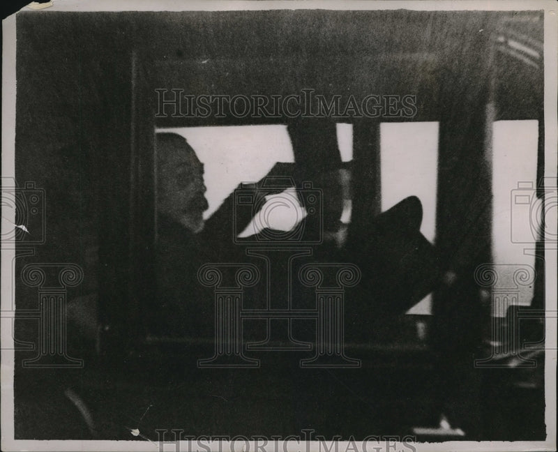 Load image into Gallery viewer, 1930 Press Photo HM King Arriving At The House Of The Lords

