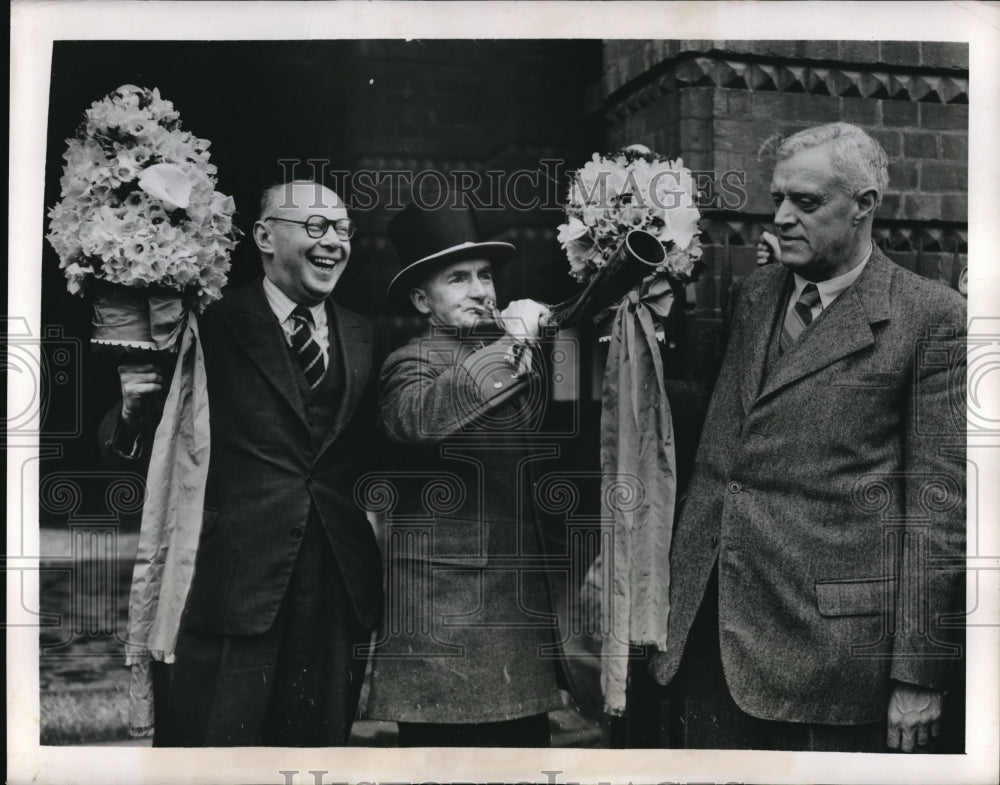 1948 Press Photo Hungarford, England, 1260 custom calls forfeits from occupants